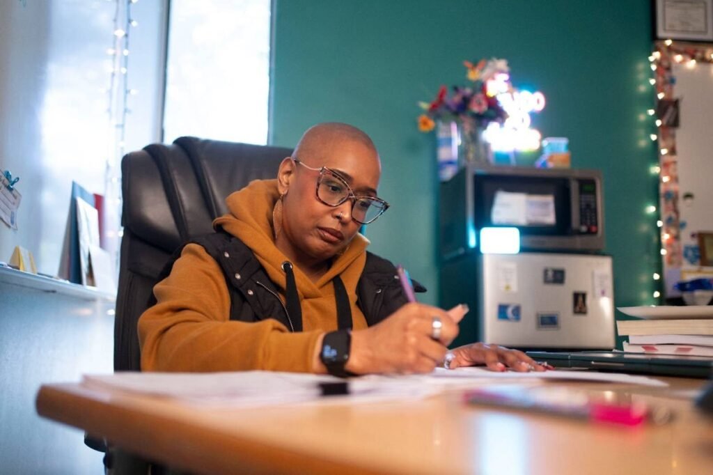 ‘It Was Terrible’: AI Failures Make Writing by Hand Better for Thinking Skills in One Classroom